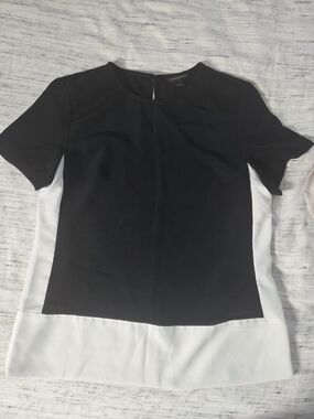 Banana Republic Black and White Short Sleeve Colorblock Top